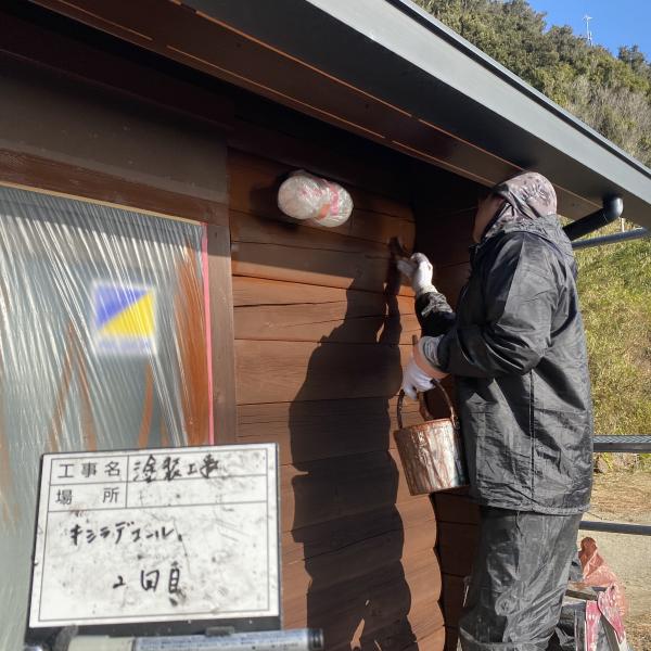 ログハウスの塗装工事｜ガイソー御坊店